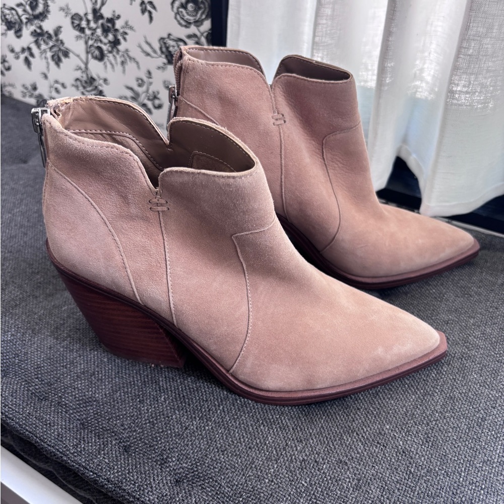 Vince Camuto Blush Suede Pointed-Toe Ankle Booties